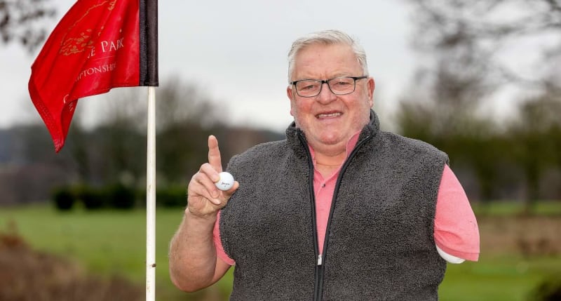 One-Armed Golfer Beats 100,000-to-1 Odds for Hole-in-One