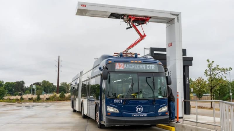 Madison's Electric Buses Beat Wisconsin's Brutal Winter - Image 2