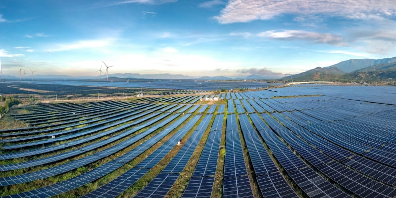 US Clean Energy Investment Jumps 6% to $120 Billion in 2025