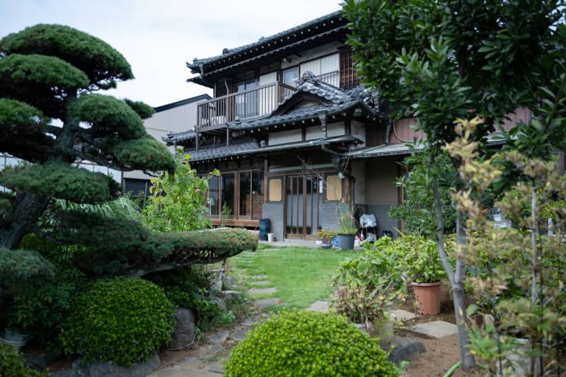 Young Chef Turns Tokyo Suburb Garden Into French Restaurant - Image 4