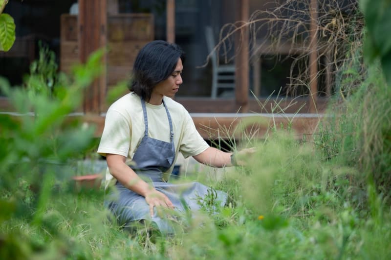 Young Chef Turns Tokyo Suburb Garden Into French Restaurant