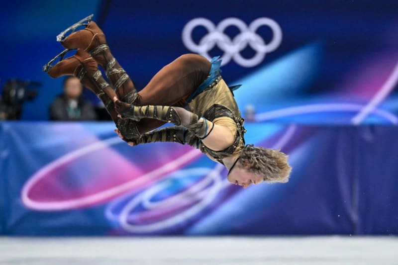 US Skater Ilia Malinin Poised for Olympic Gold at 21 - Image 2