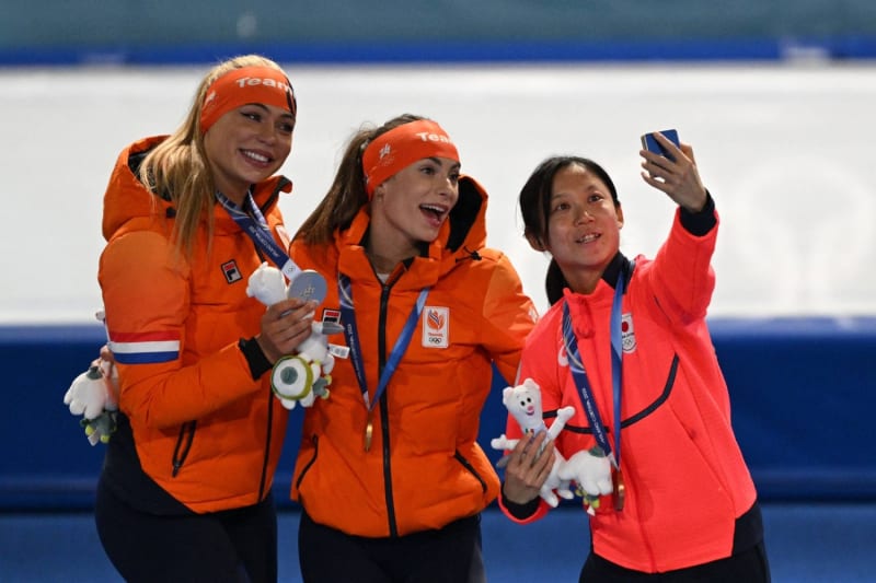 Japan's Takagi Wins 9th Olympic Medal in Speed Skating