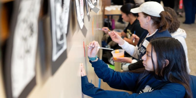 Milwaukee Volunteers Paint 28 Murals for MLK Day of Service - Image 2