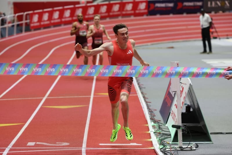 Josh Hoey Smashes 28-Year-Old Indoor 800m World Record - Image 2