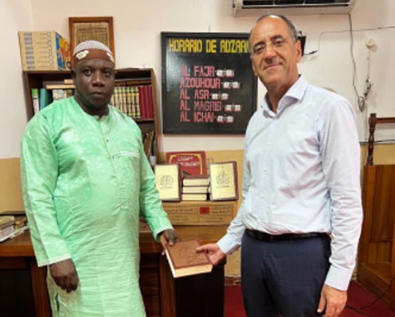 Morocco Donates Qurans to São Tomé Muslim Community