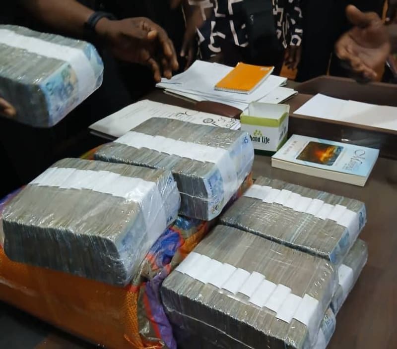 Ghana Police Return $85K Found on Highway to Grateful Owner