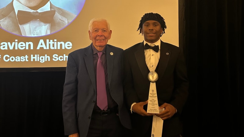 Florida Football Banquet Awards $137K to Student Athletes