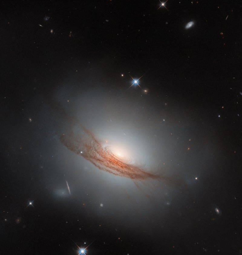 Hubble Captures Sharpest Image Yet of Rare Galaxy Type