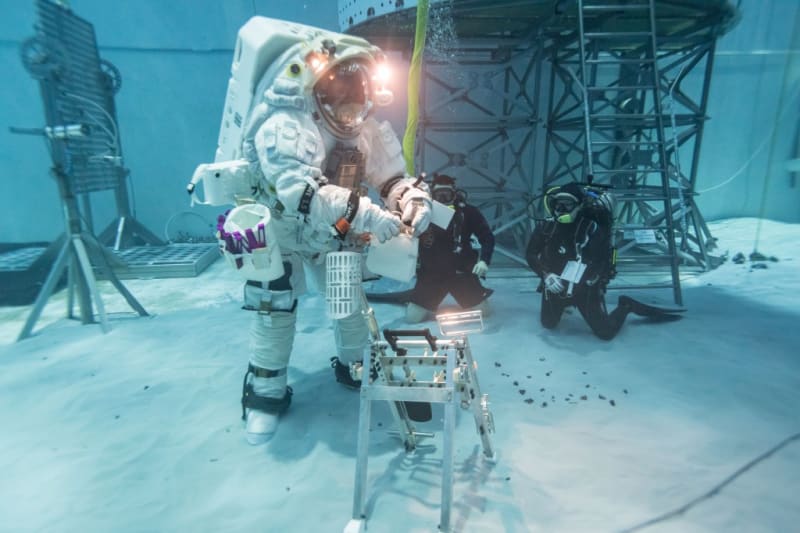 NASA Moon Spacesuit Passes Key Milestone for 2026 Mission - Image 4