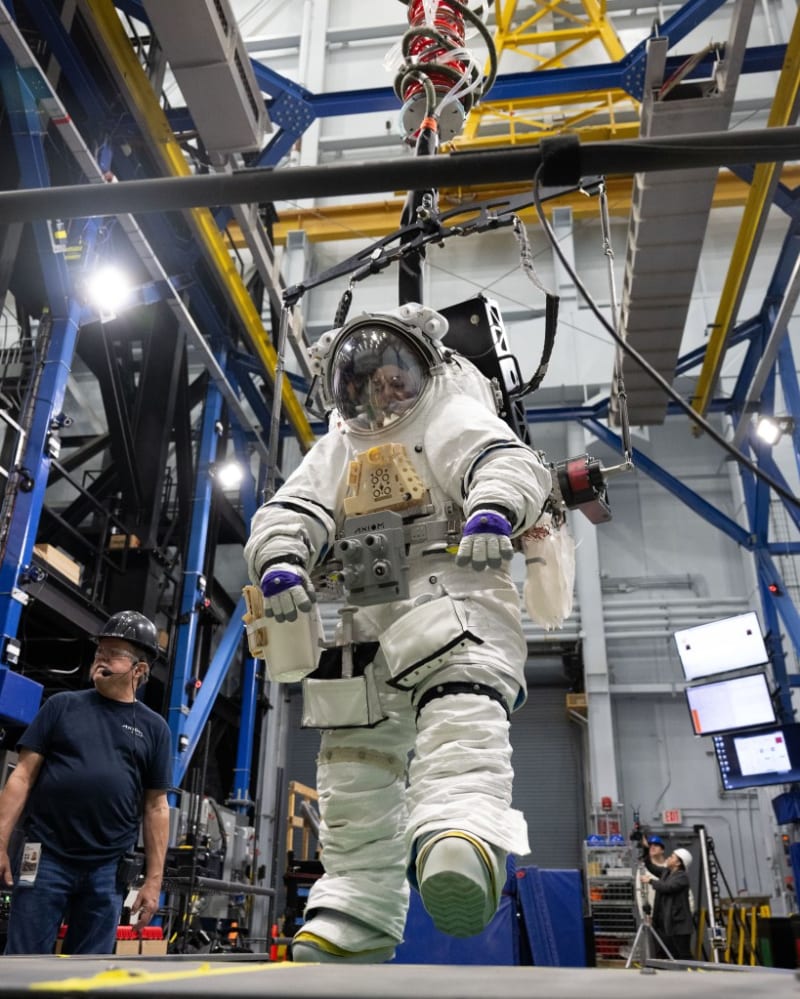 NASA Moon Spacesuit Passes Key Milestone for 2026 Mission - Image 5