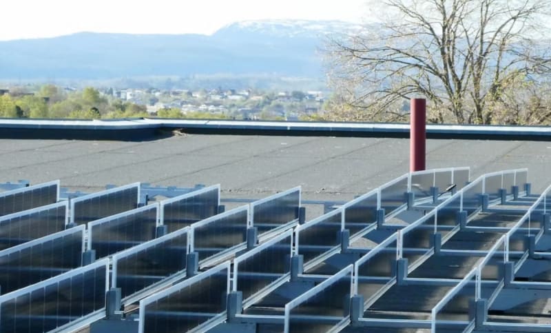 Vertical Solar Panels Open Rooftops to Clean Energy