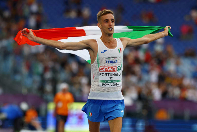 Italian Walker Shatters 30-Year-Old World Record - Image 2