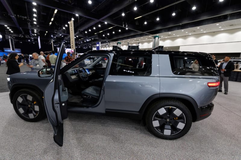 Rivian Projects 53% Delivery Jump With New $45K Electric SUV - Image 2