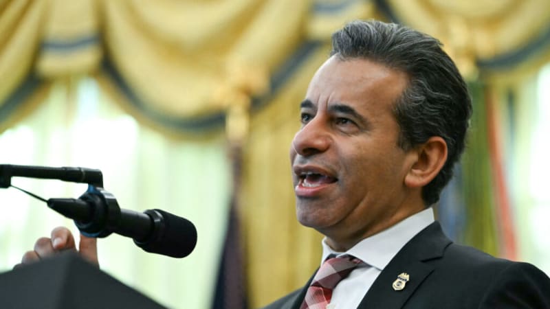 FDA Commissioner speaking at Consumer Electronics Show about digital health innovation and medical device regulation updates