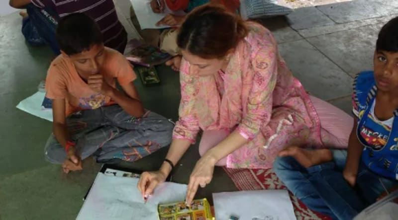 Indian Teacher Wins $1M Prize for 800+ Slum Schools