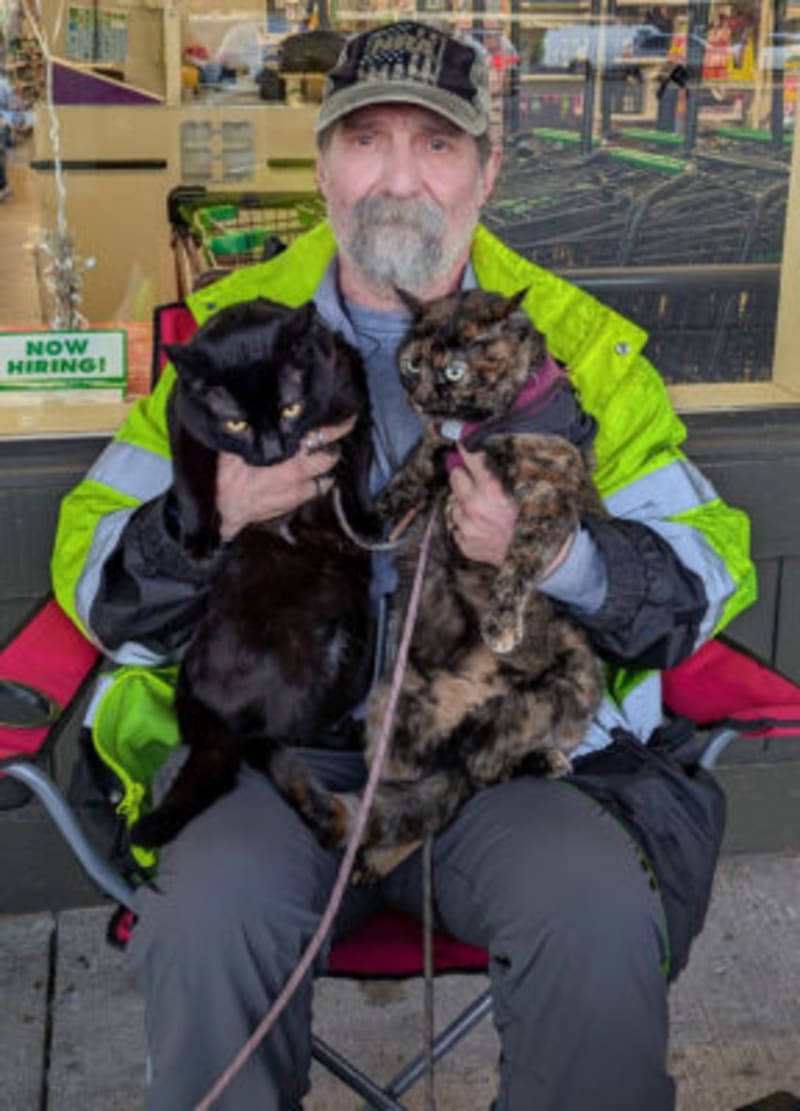 Lebanon Man Volunteers 7,000 Hours With His Two Therapy Cats - Image 3
