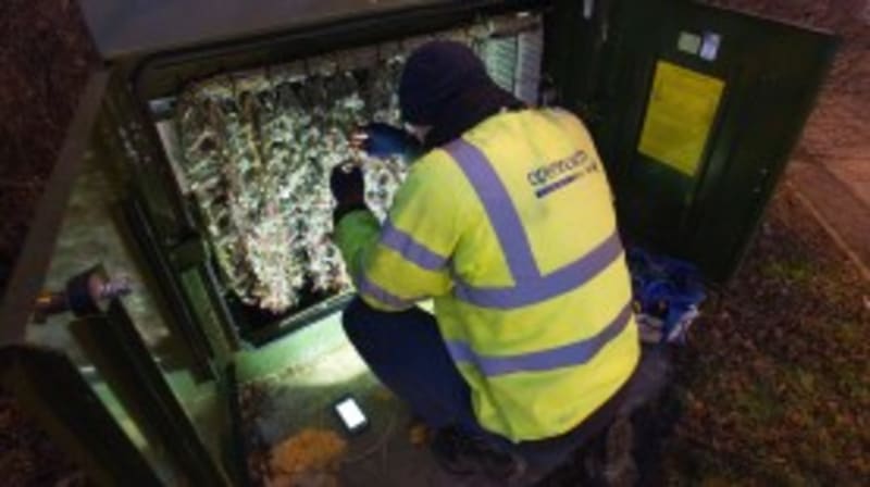 UK Invests £28B in Clean Energy, Creating 200,000 Jobs - Image 5
