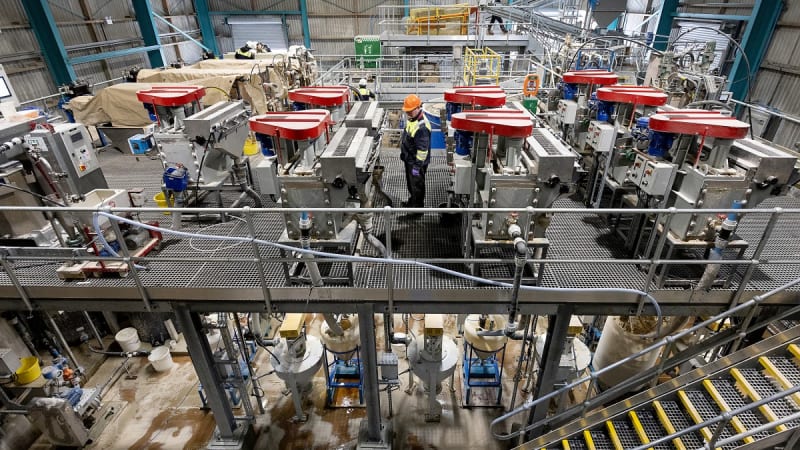 UK Invests £28B in Clean Energy, Creating 200,000 Jobs