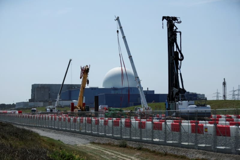 UK Invests £28B in Clean Energy, Creating 200,000 Jobs - Image 3