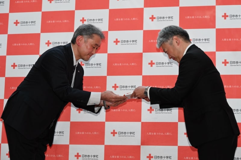 Star Alliance Charity Auction Raises Funds for Japan Relief - Image 3