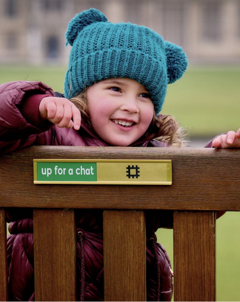 England's "Chat or Quiet" Park Benches Fight Parent Loneliness - Image 4