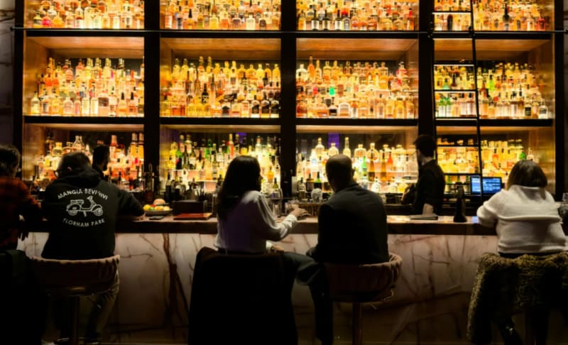 Woman Cancels Date After He Picks Two Bars Despite Sobriety - Image 4