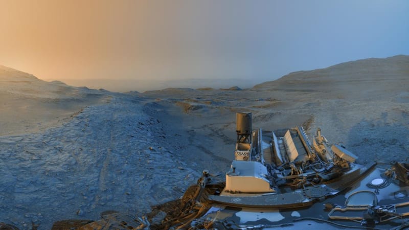 NASA's Curiosity Rover Shares Breathtaking Mars 'Postcard' That Looks Just Like Home