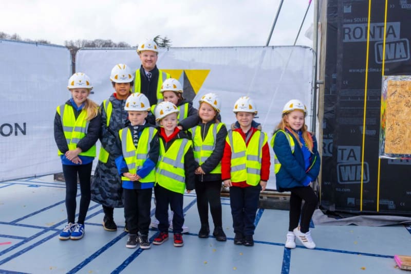 Wales Students Sign Beams of Ultra-Green School - Image 2