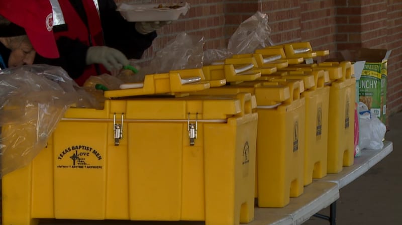 Teachers Work 16-Hour Days to Feed Storm-Hit Tennessee Town - Image 2