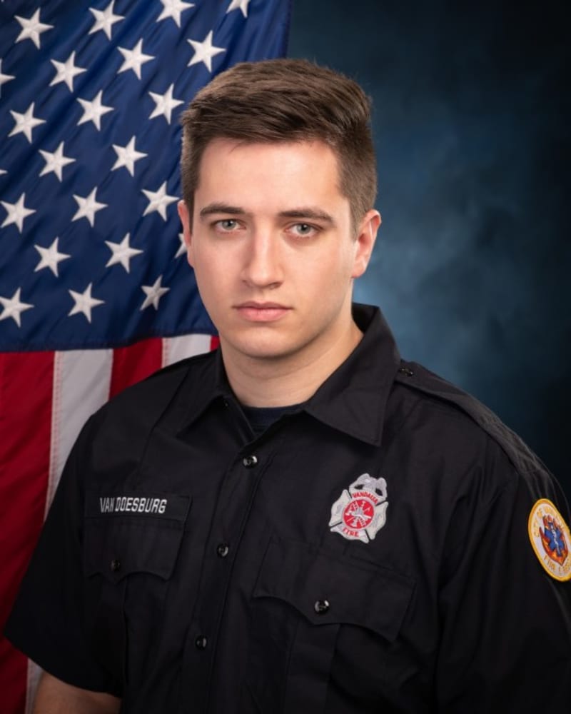 Firefighter Saves Child from Raging Ohio Apartment Fire - Image 3