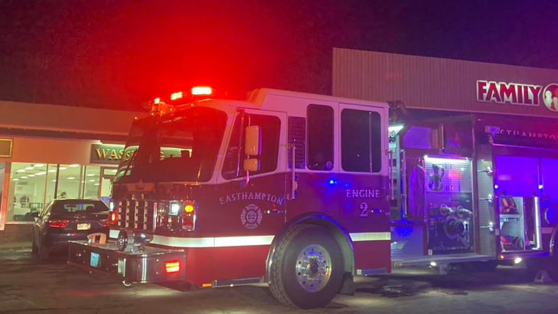 Patriots Fans Pack Bars as Team Reaches AFC Championship - Image 4