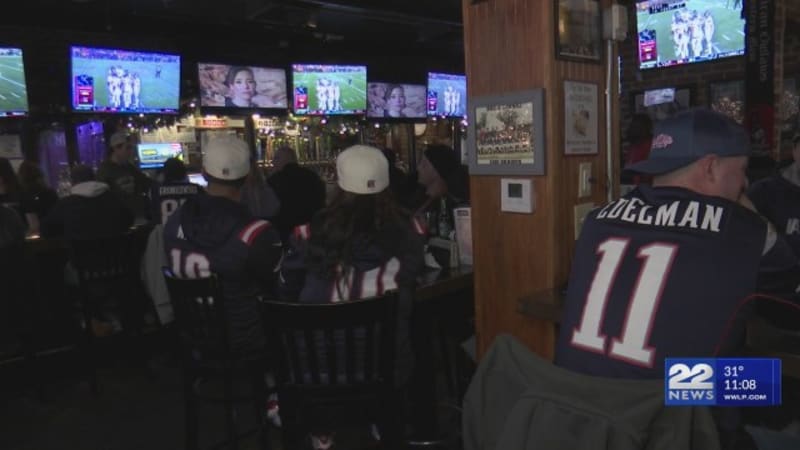 Patriots Fans Pack Bars as Team Reaches AFC Championship - Image 2