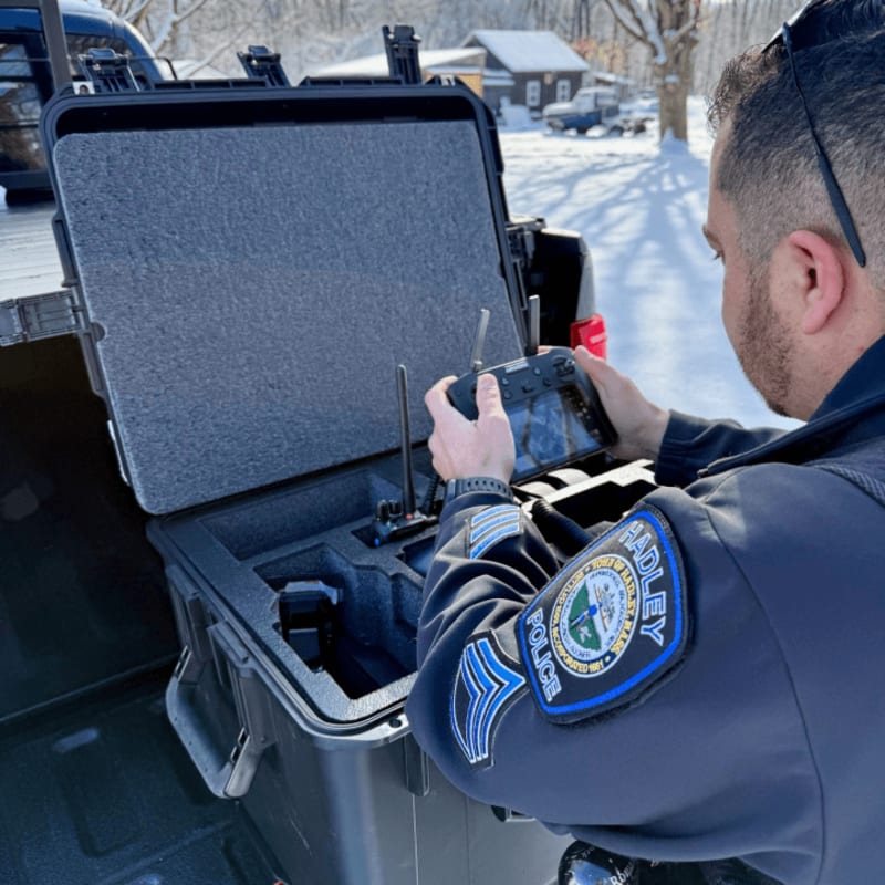 Firefighters Save Dog from Icy Connecticut River - Image 5
