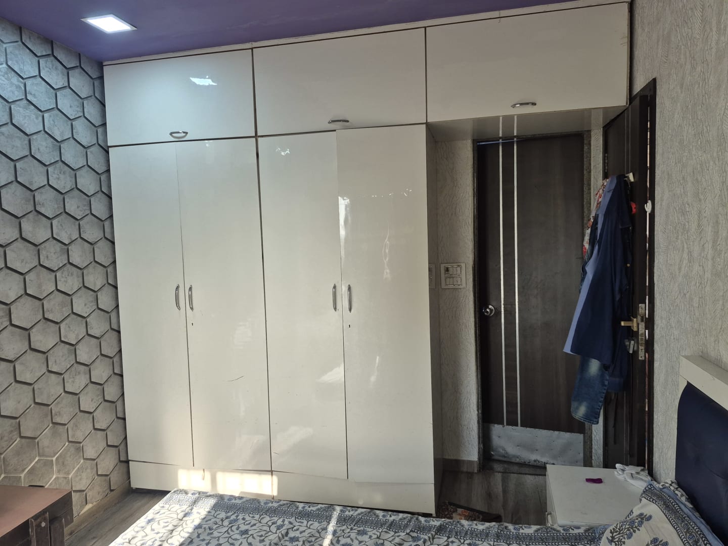 1BHK Apartment for Sale in Kandivali west , Mumbai image 3