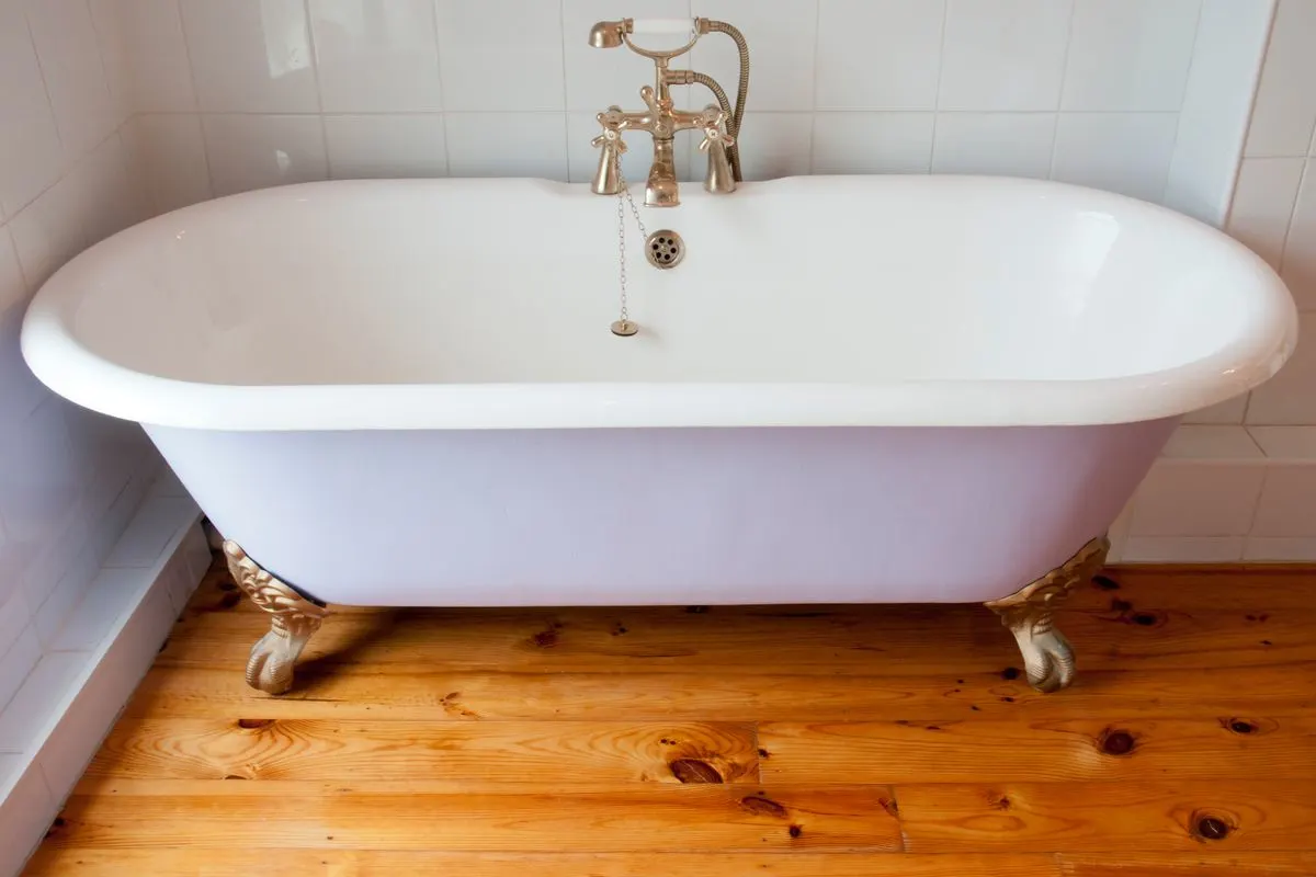 How to Clean Acrylic Tub Home Remedies and Steps to Follow