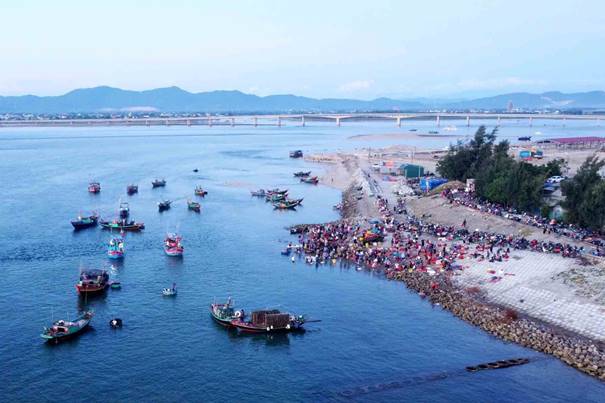 Ấn tượng chợ cá Cồn Gò lúc bình minh