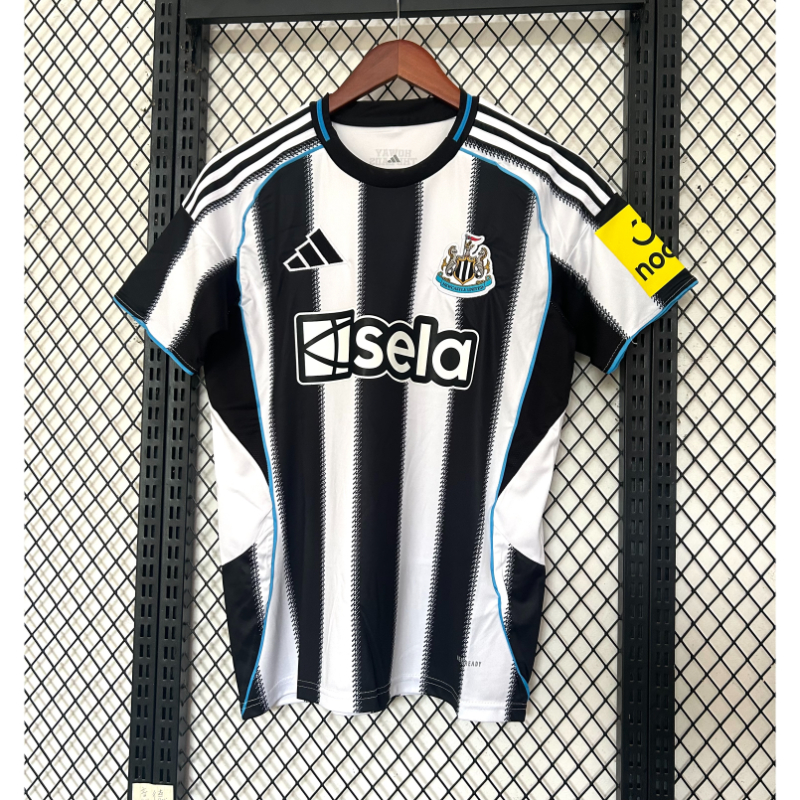 1ª Equipación Newcastle