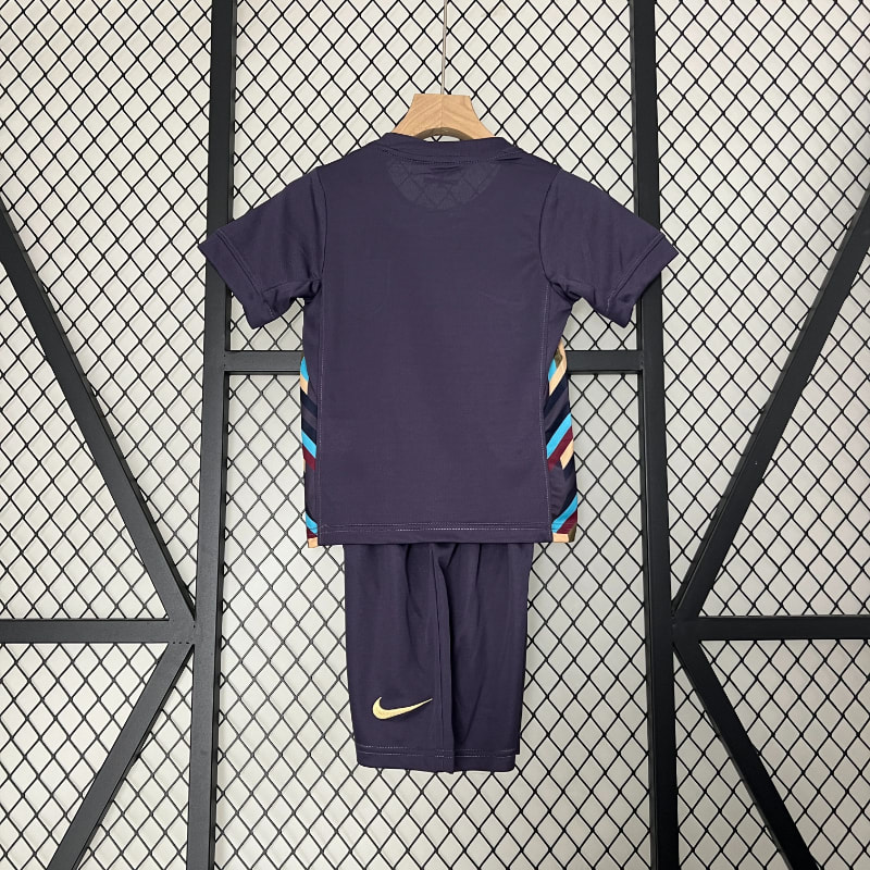 Niño 2ª Inglaterra 2024 imagen 2