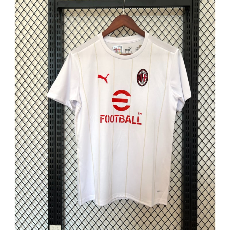 Especial Milan 25-26