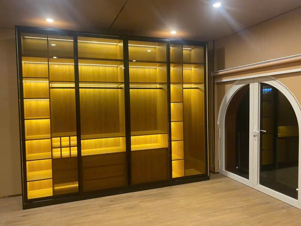 Tủ áo cánh kính màu trà