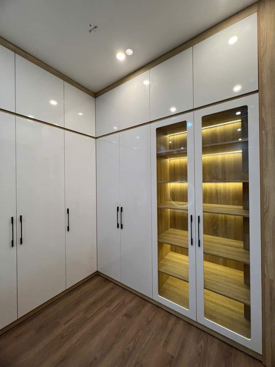 Tủ áo cánh gỗ kết hợp cánh kính