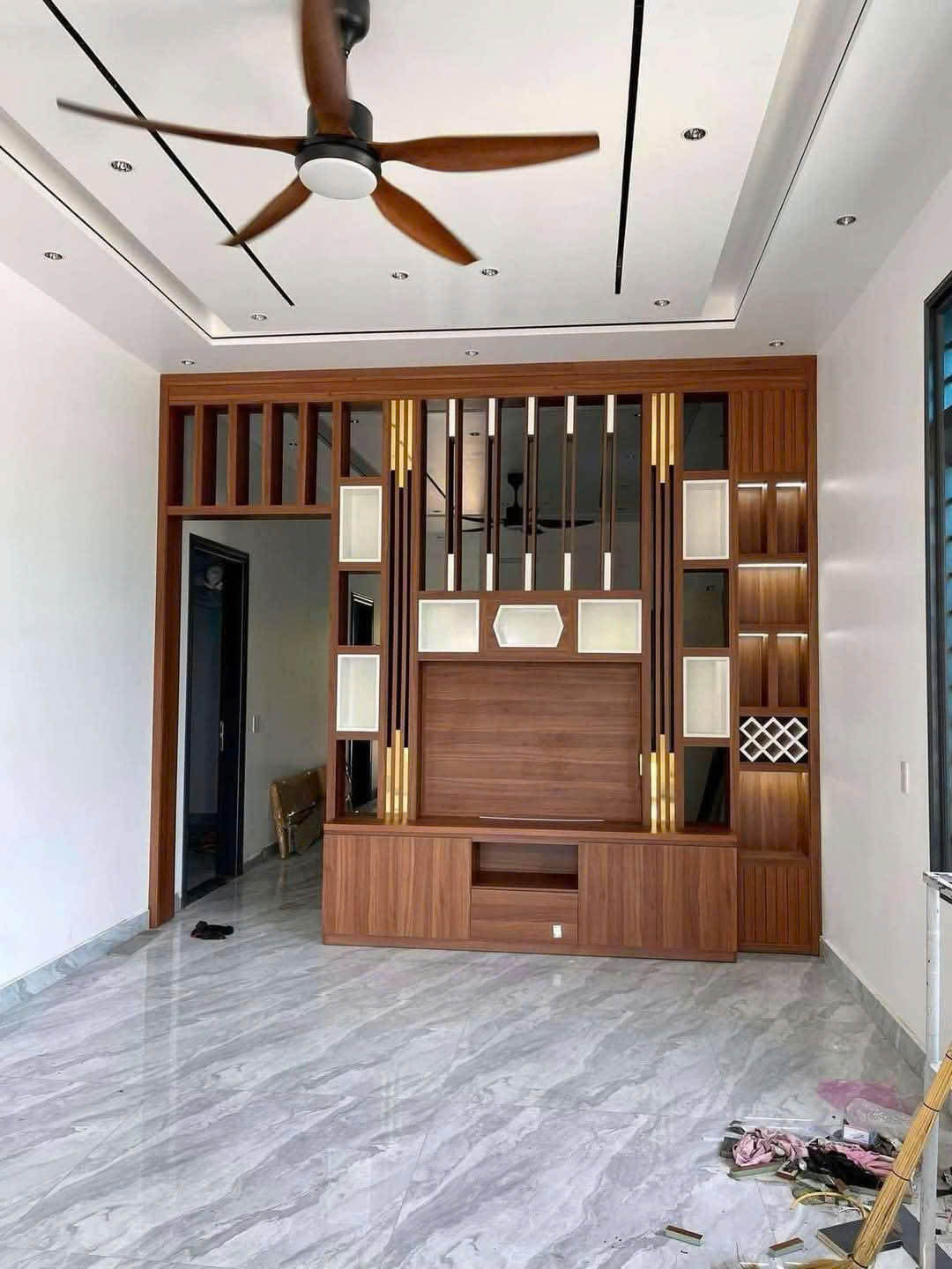 Vách ngăn phòng khách với phòng bếp