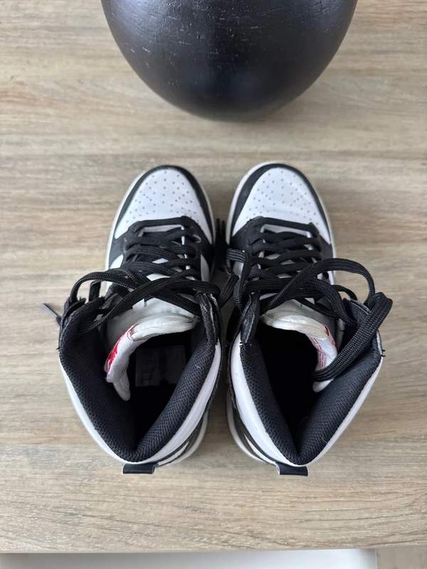 Nike chaussures hommes noir, blanc — taille 36, Nike, Noir, Blanc, taille 36, Bon état — occasion à Oran (photo 2)