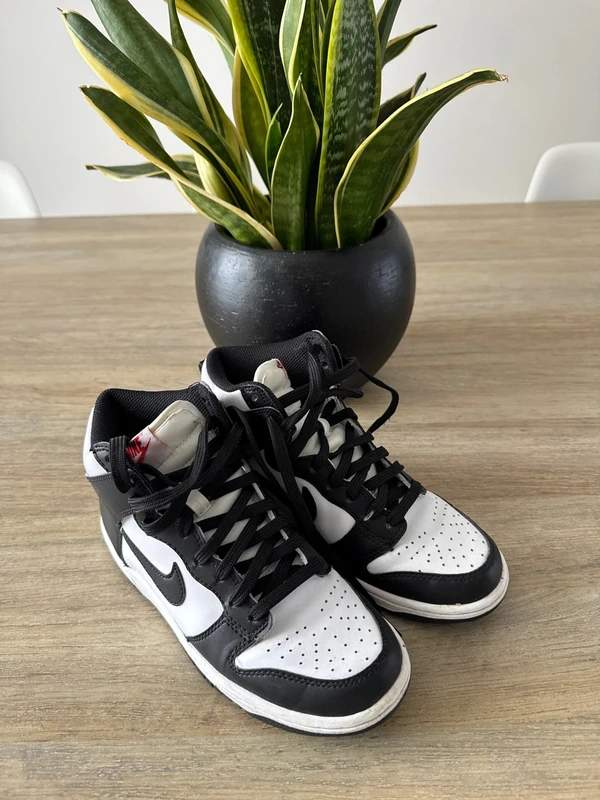 Nike chaussures hommes noir, blanc — taille 36, Nike, Noir, Blanc, taille 36, Bon état — occasion à Oran