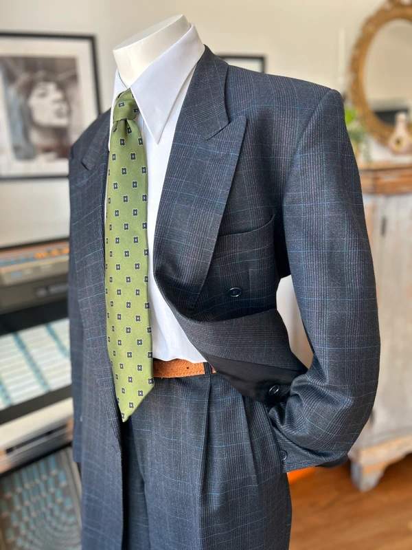 Costume croisé marine rayure pinstripe laine vierge vintage années 80, Pierre Cardin, Marine, taille L, Très bon état — occasion à Dellys (photo 3)