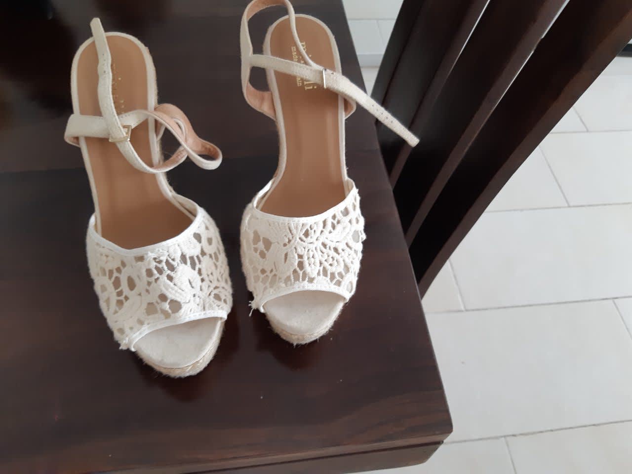 Sandales compensées Minelli en dentelle, Minelli, Blanc, taille 39, Très bon état — occasion à Bir El Djir (photo 2)