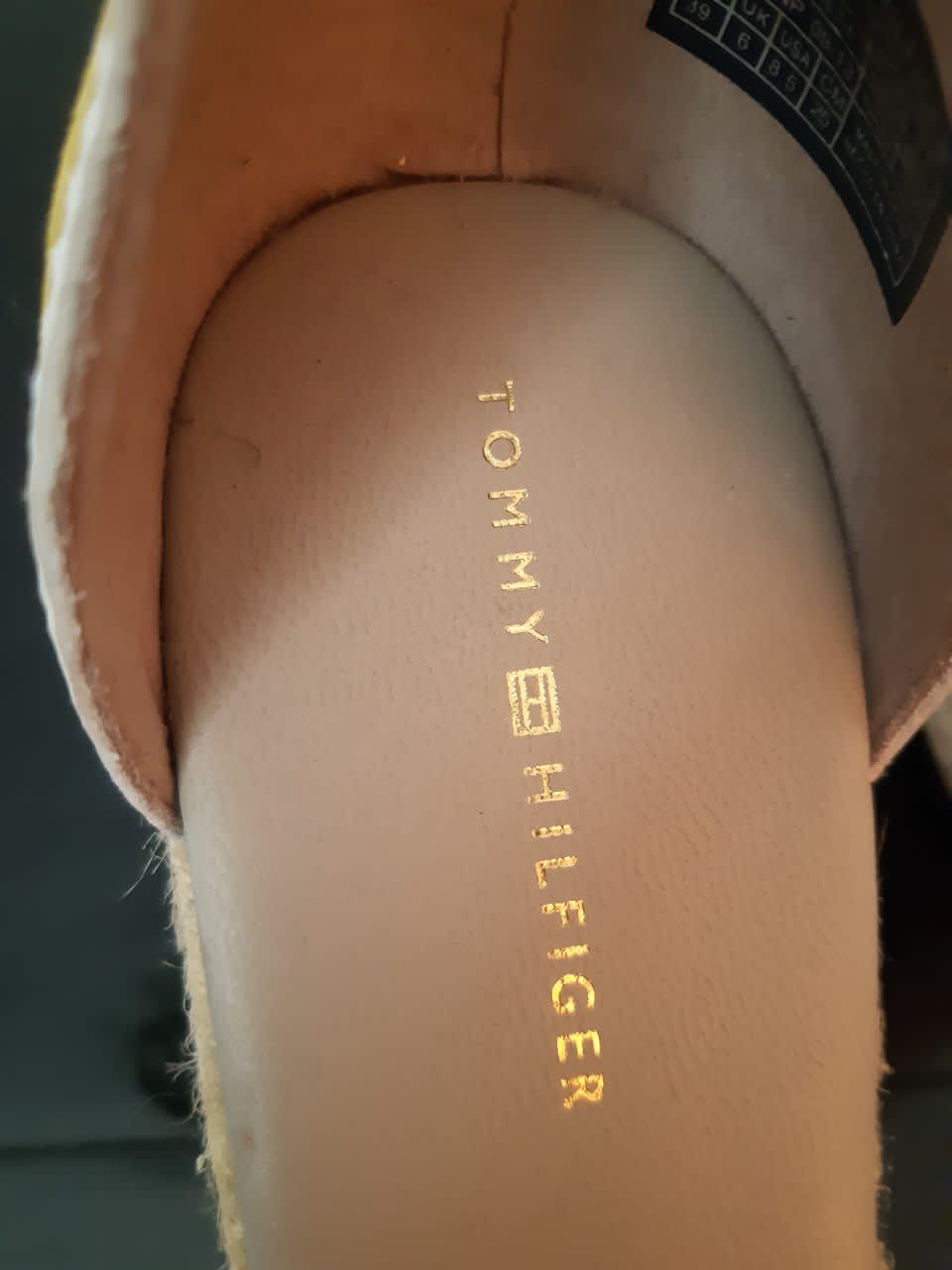 Espadrilles compensée tommy, Tommy Hilfiger, Blanc, taille 39, Très bon état — occasion à Bir el-Djir (photo 2)
