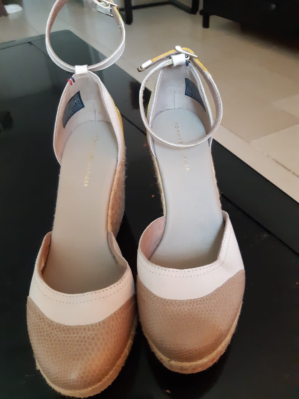 Espadrilles compensée tommy, Tommy Hilfiger, Blanc, taille 39, Très bon état — occasion à Bir el-Djir (photo 5)