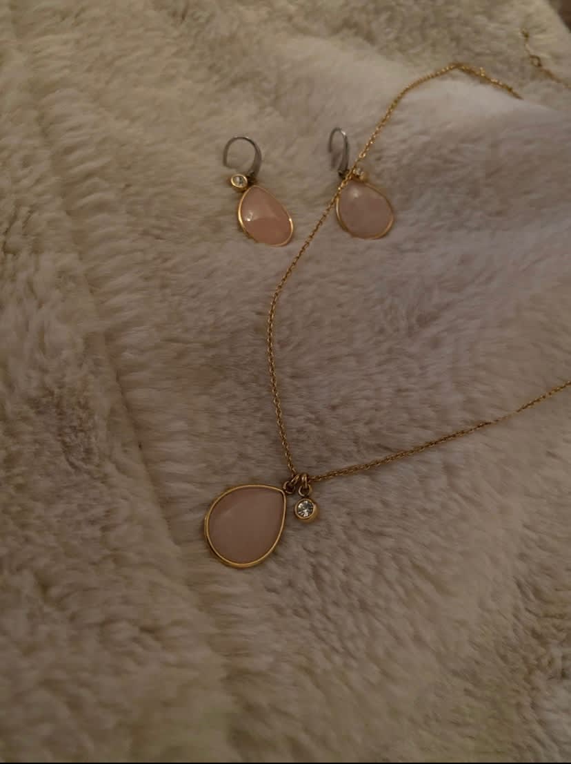 Parure Fossil rose poudré – collier + boucles, Fossil, Très bon état — occasion à Oran (photo 2)
